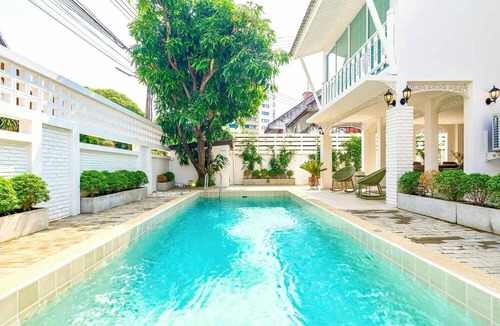 Chang Khlan Villa | Luxurious Oasis in Heart of City by Night Bazaar. 5 min to Old City