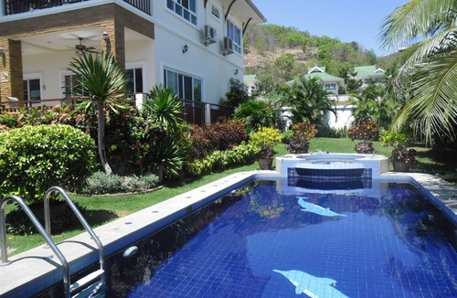 Hin Lek Fai House | Luxurious Villa with Private Pool and Jacuzzi