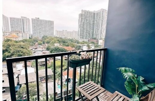 Phra Khanong Condo | Luxury 2Bed 2bath condo, Wi-Fi, Pool, Gym, BTS!