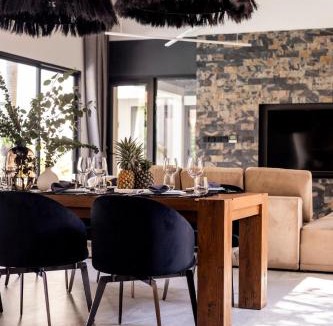 Bang Tao Villa | Luxury 4 Bedroom Villa 1 Minute from Laguna Phuket