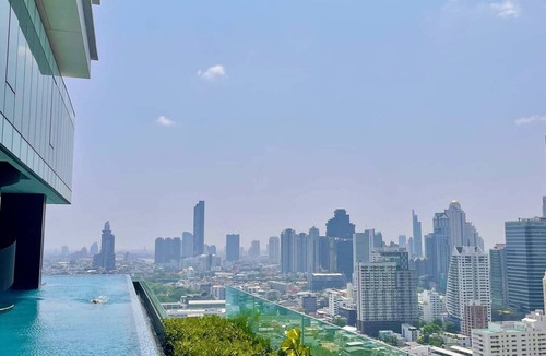 Thung Maha Mek House | *Luxury Apartment | Infinity Pool | Balcony | Gym*