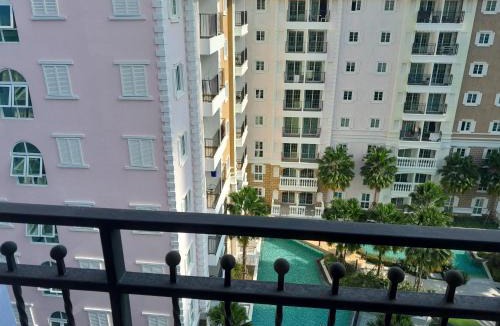 Na Chom Thian Apartment | Luxury apartment with a big pool