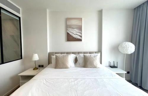 Asoke Apartment | Luxury Asoke Sukhumvit near by BTS MRT Sleeps 4
