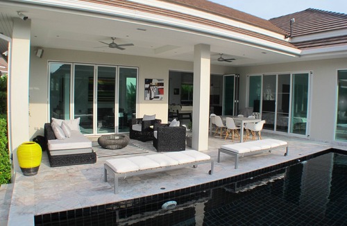 Hua Hin Villa | Luxury house in a quiet and charming area. 10 minutes drive to town and beaches