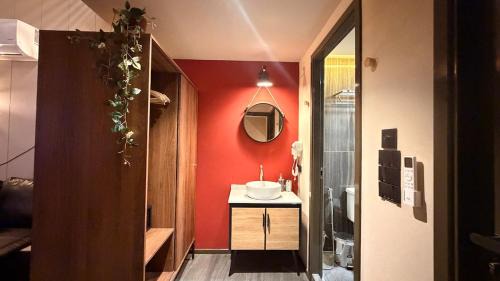 Silom Villa | Luxury Loft Villa 3BR Sleeps 10 Near BTS Silom