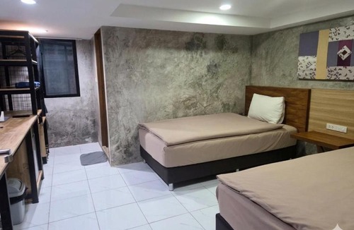Chang Khlan Hostel | MA PEAK hotel