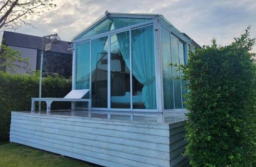 Wang Mi House | Maison Du Lac The Panoramic Glass Lodge