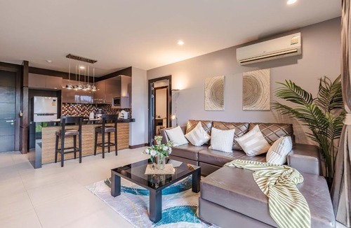 Bang Tao Apartment | Majestic 2BR Residence with garden view in Regent