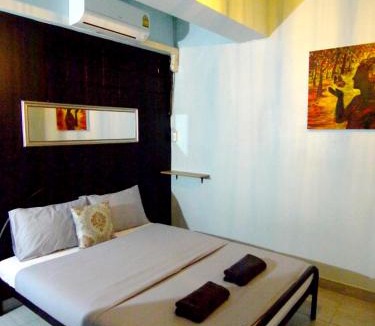 Wat Sam Phraya House | Mam's House Khaosan
