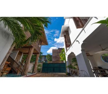 Old City Villa | Mammoth Art Studio Pool villa in old city