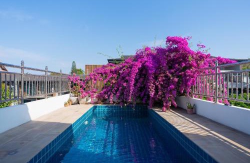 Old City Villa | Mammoth Art Studio Pool villa in old city