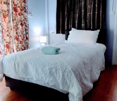 Lat Krabang House | Mango Tree Guestroom