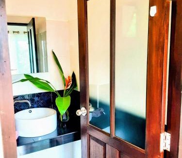 Hin Hong House | Mangrove beach house Sri Thanu