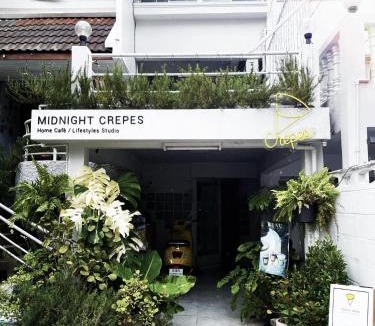 Ramkhamhaeng House | MIDNIGHT CREPES Homecafe/Lifestyle Studio
