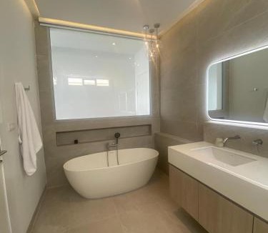 Chalong Villa | Minimalist luxury villa