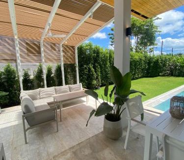 Chalong Villa | Minimalist luxury villa