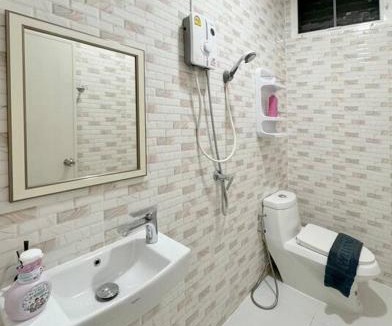 Ratchadaphisek Villa | MIQ HK611 Huai Khwang 4BR Jodd fair