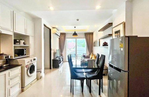 Patong Apartment | Modern 1-Bedroom Retreat with Pool Access in Patong