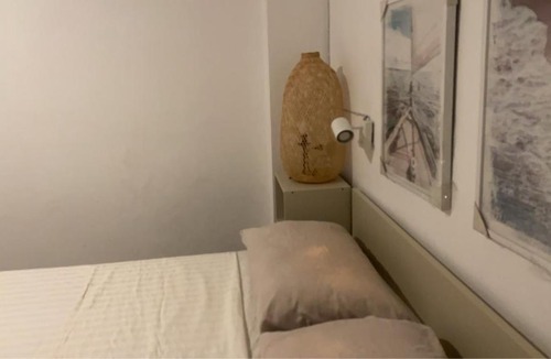 Dok Mai Apartment | Modern 2BR Condo - Foodie Market 11 mins, Bangna Trade Road 12 mins, Mega Bangna Close