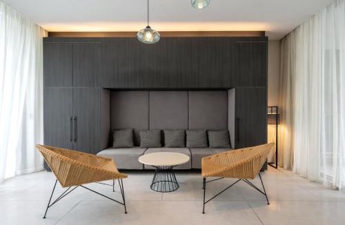 Bang Sare Villa | Modern 2BR Private Pool Villa Near Beach Pattaya