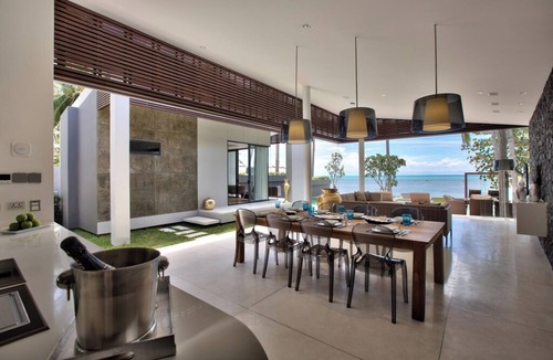 Bang Po Villa | Modern 3BR Beachfront Villa near Bang Por