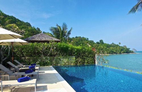Plai Laem Villa | Modern 4BR Beachfront Villa | Lipa Noi Beach