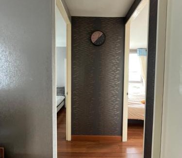 Thon Buri Apartment | Modern Homely Two Bed Two Bath Condo Perfect View, Pool, & Gym