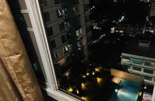 Thon Buri Apartment | Modern Homely Two Bed Two Bath Condo Perfect View, Pool, & Gym