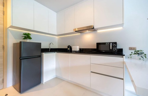 Karon Apartment | Modern Studio Rooftop Pools UTKR 205