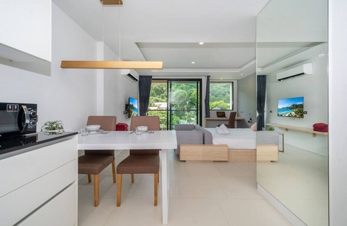 Karon Apartment | Modern Studio Rooftop Pools UTKR 205