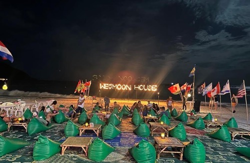 Baan Tai Hostel | Moon house Beach Hostel