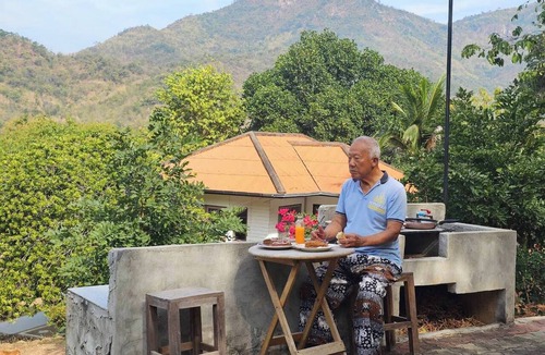 Phetchaburi House | Mountain Front Family Home Big Balcony For 4 Rare Birds, Bikes
