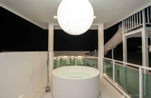 Pong House | Na Jomtien 6BR Pool Villa · 24m Waterslide