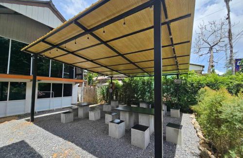 Khlong Sok Hostel | Nahm Khao Sok Hostel and Camping