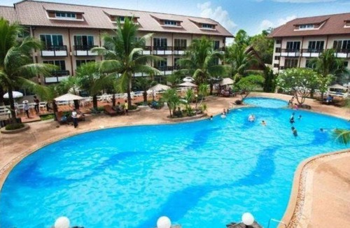 Ban Khao Resort | Nakhaburi Hotel & Resort