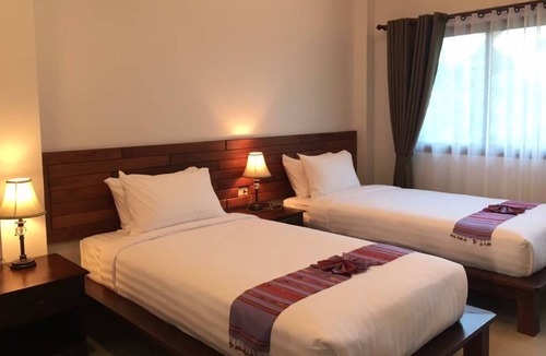 Nan Hotel | Nan Green Lake View Resort