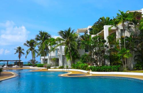 Chakphong House | Natural Villas -Front Samet - Beach front 3BR with Pool