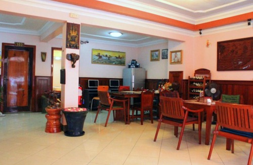 Daun Penh House | Nawin New Star Guesthouse