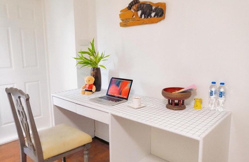 Wat Ket Apartment | Near old city,Nimman,night Bazaar swimming pool apartment