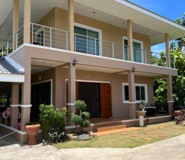 Rayong House | New Home Family Rayong บ้านเดี่ยว สร้างใหม่ ใกล้ชายหาด ตัวเมืองระยอง