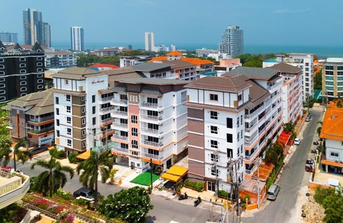 Pratumnak Hill Apartment | New Nordic VIP 3 by Apartwell
