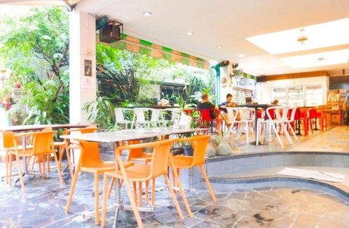 Chana Songkhram Hostel | New Siam Guest House