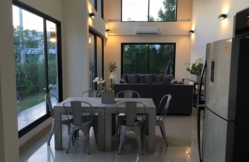 Rayong Province Villa | Newly built luxury modern villa near mile-long beach in Rayong/Mae Rumphung beach