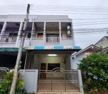 Betong House | No 31 by Jaaoo HomeStay Betong - 4 Bedroom