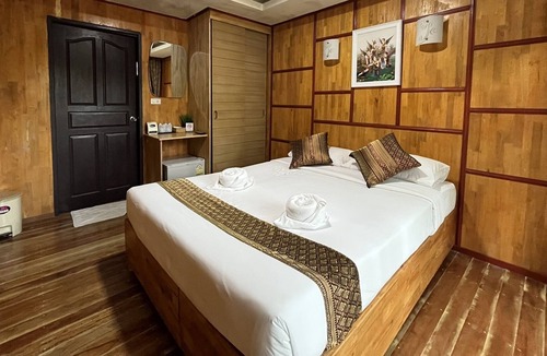 Kamlon Hotel | Num Chaykhong