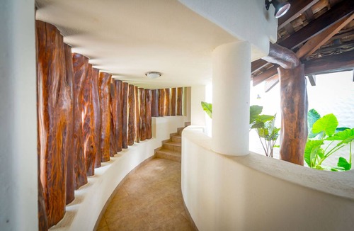 San Juan del Sur Villa | Oceanfront 5bdrm, sleeps 10, AC, pool, fibre optic, Playa Maderas surf break
