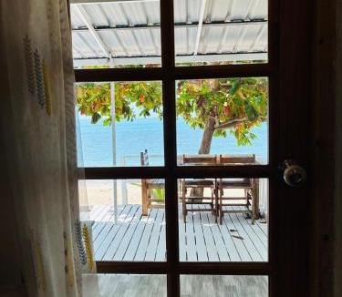 Bang Po Villa | Oceanfront Villa at Bang po Beach-Koh Rooms