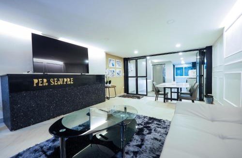 Kaset Junction Villa | Oliver's House KS