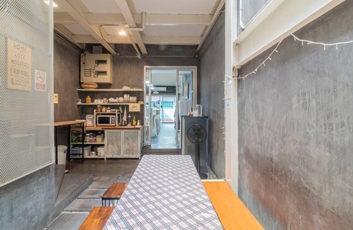 Khlong Toei Nuea Hostel | On the bed Hostel