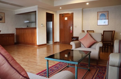 Bangkok Central Business District Apartment | One Bedroom Grand Suite Apartment in the city center (G29)